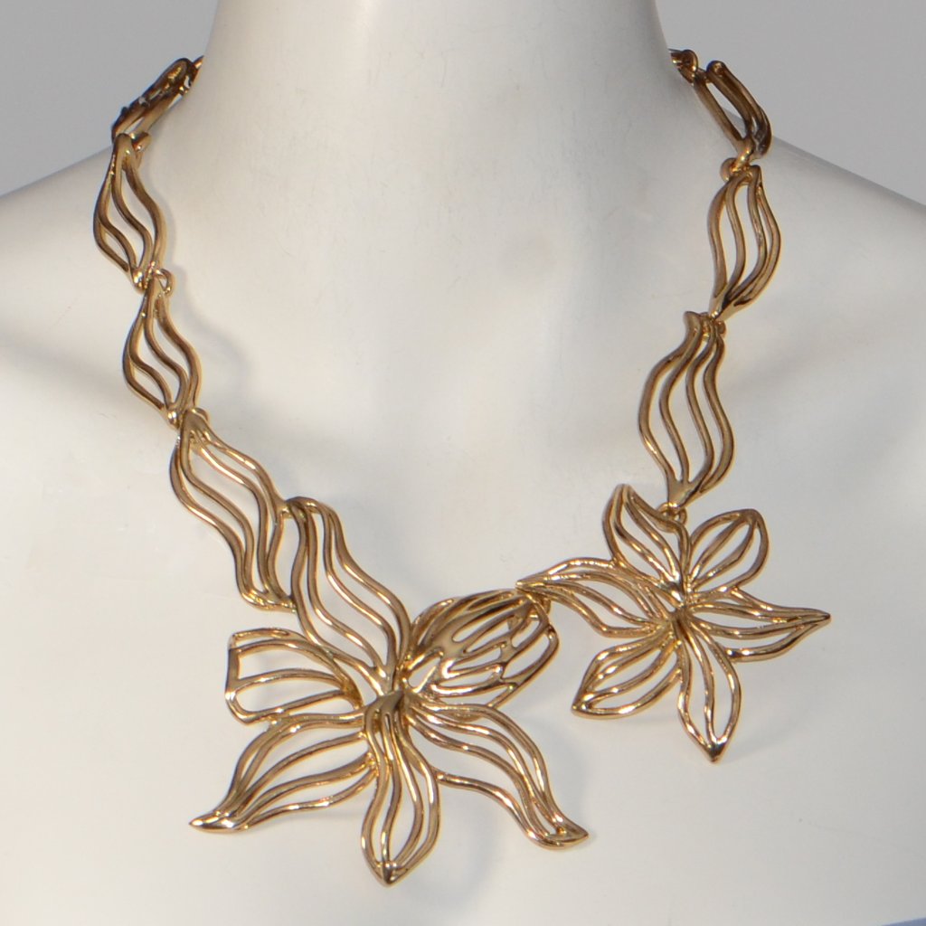 Oscar De La Renta Gold-Tone Open Work Flower Necklace